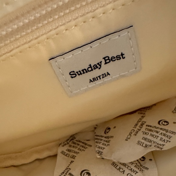 Aritzia Crescent Shoulder Bag - Picture 5 of 5